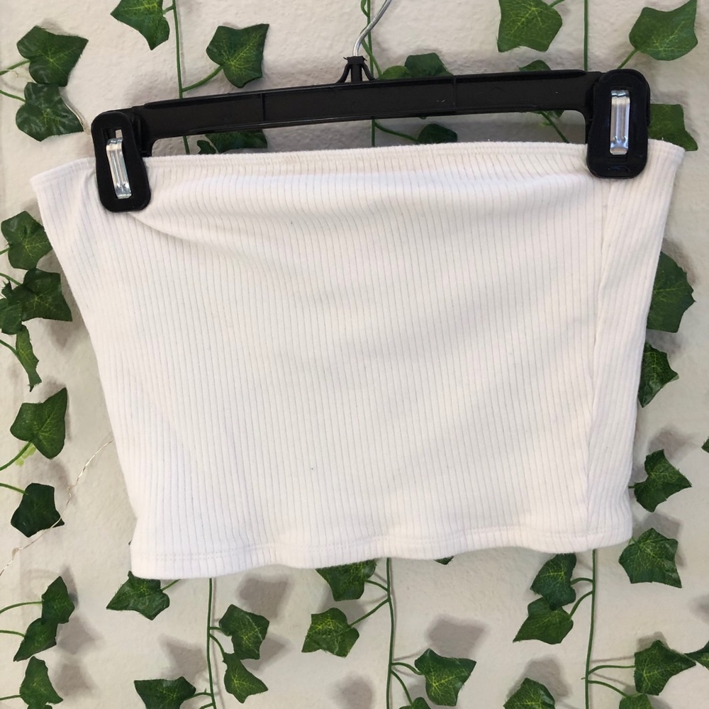 clothes - Picture 2 of 16